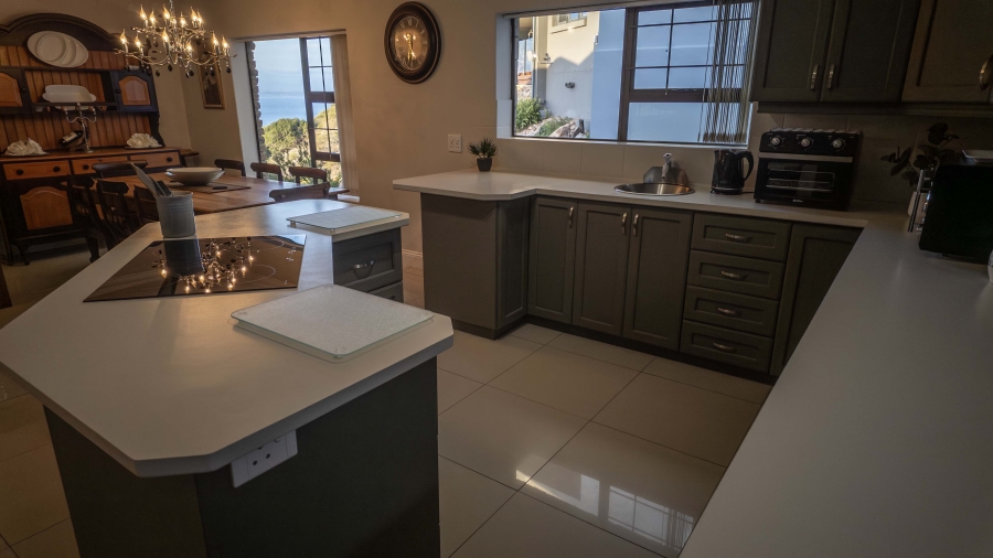4 Bedroom Property for Sale in Linkside Western Cape